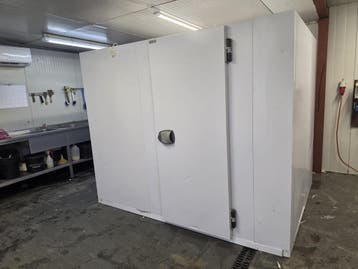 Vriescel 240 x 180 x 200 cm, Nieuw in verpakking, Koelen en Vriezen