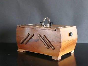 Naaidoos - Halverwege de eeuw - Hout en Bakeliet - Vintage