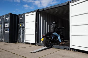 Aanhanger of hobbyspullen opslaan nabij Dronten, Opslag