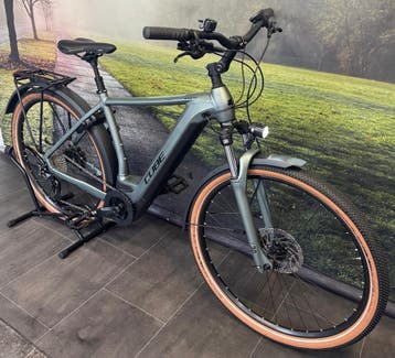 Cube Nuride Hybrid Pro 625 – Electrische Fiets met Bosch CX, Ophalen of Verzenden, Zo goed als nieuw, Cube, 50 km per accu of meer