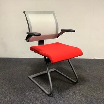 Ahrend 240 Vergaderstoel met kunststof rug, antraciet - rood, Ophalen of Verzenden, Gebruikt, Stof, Eén