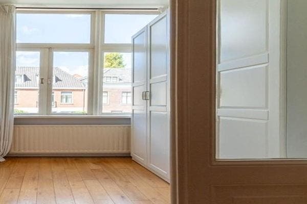 Appartement Paramaribostraat in Den Haag, Huizen en Kamers, Huizen te huur, Via bemiddelaar, Den Haag, Appartement