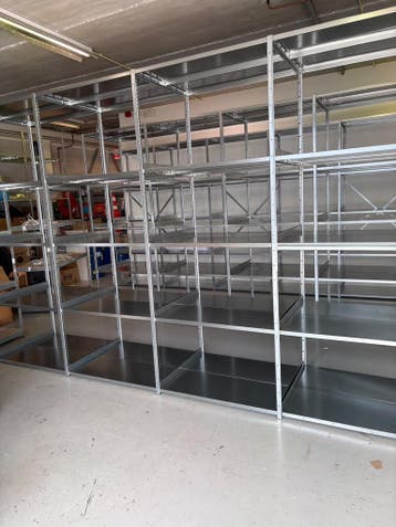 Werkplaats inrichten met nieuwe stellingen op maat, Nieuw