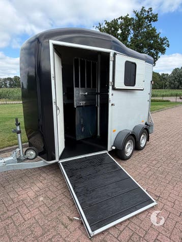 Prachtige Nieuwstaat Cheval Touring 2-paards! 2022!, Ophalen, Zo goed als nieuw, Aluminium, 2-paards trailer