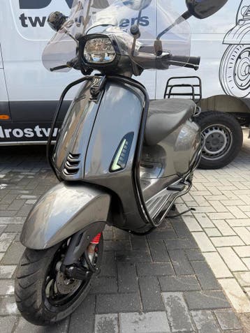 Vespa sprint 2021 7375km BROM | Full option | EERSTE eignr, Overige modellen, Maximaal 45 km/u, Ophalen of Verzenden, Zo goed als nieuw