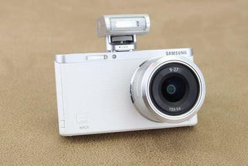Samsung NX mini + 9-27mm lens + flitser Digitale camera, Nieuw