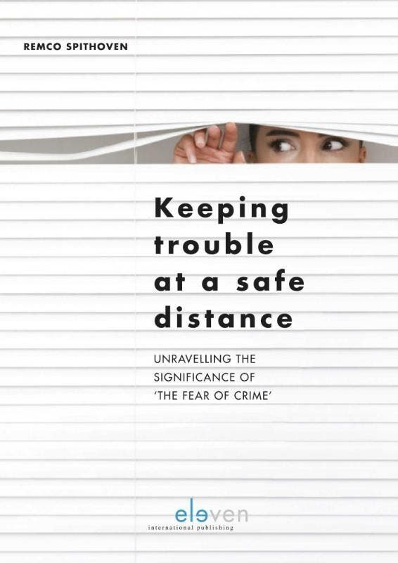 Keeping trouble at a safe distance 9789462367838, Boeken, Taal | Engels, Gelezen, Verzenden