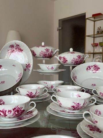 Bernardaud & Co. Limoges - Weiß-Porzellan + Rote Blumen -