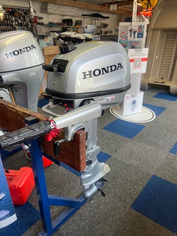 Honda BF6 2019 / 1 jaar garantie / 12 liter brandstoftank, Watersport en Boten, Ophalen, Gebruikt, 5 tot 10 pk, Viertaktmotor