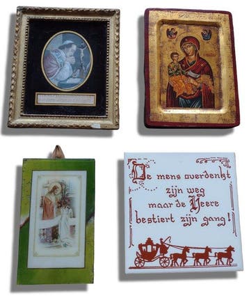 Set van 4 religieuze objecten (4) - Glas, Hout, Aardewerk -, Antiek en Kunst