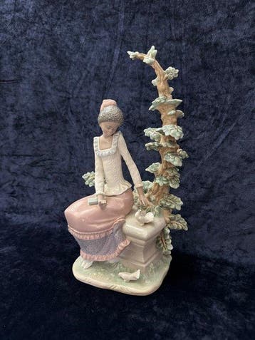 Lladró - Beeldje - Cette figurine en porcelaine est le
