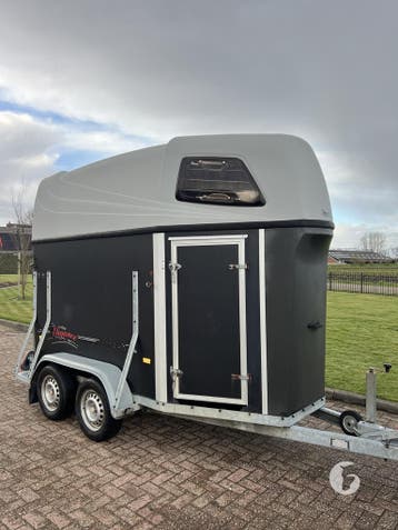 Mooie Hotra 1,5 Paards trailer / aanhanger!, Dieren en Toebehoren, Paarden en Pony's | Trailers en Aanhangwagens, Ophalen, Zo goed als nieuw