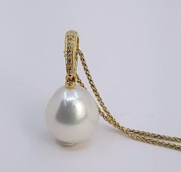 Ketting met hanger - 14 karaat Geel goud - 0.04ct. tw. -