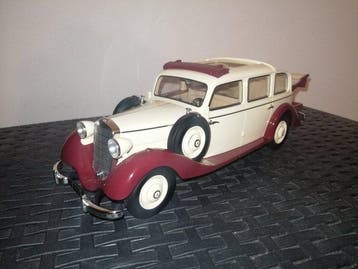 Triple 9 1:18 - Modelauto - Mercedes-Benz Pullman 260D, Nieuw