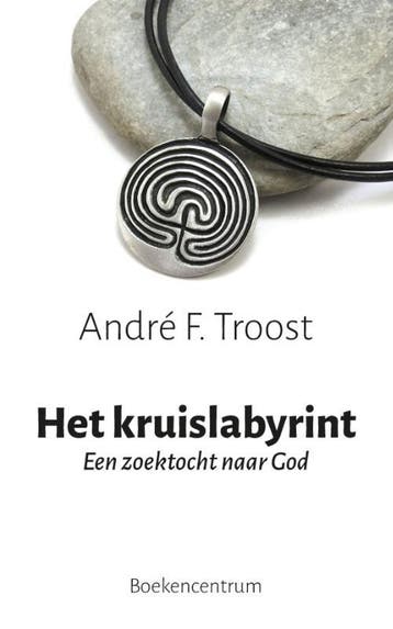 Het kruislabyrint - André F. Troost 9789023928898, Boeken, Verzenden, Gelezen, André F. Troost
