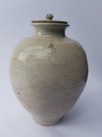 Tang-dynastie gedeeltelijk geglazuurd wit aardewerk