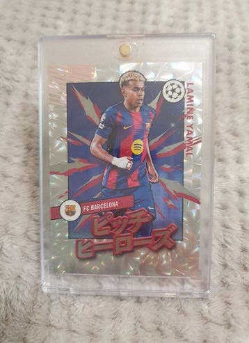 2025/26 Topps UEFA Champions League Lamine Yamal Pitch Hero, Nieuw