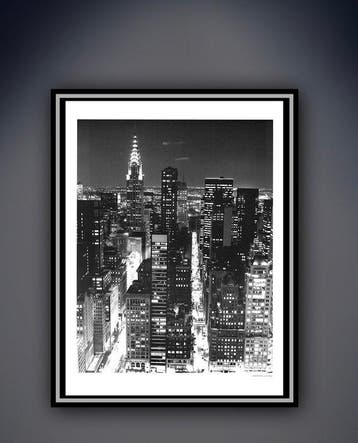 Christopher Bliss - “Skyline at Night”. - 80 x 60 cm.