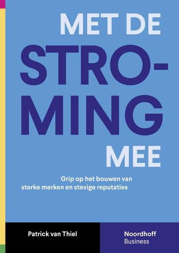 9789001053444 Met de stroming mee P. van Thiel, Verzenden, Nieuw, P. van Thiel