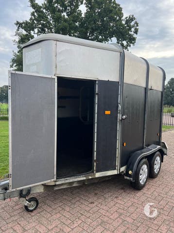Leuke Ifor Williams 2 paards! Met vooruitloop!, Ophalen, Zo goed als nieuw, Hout, 2-paards trailer