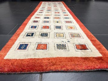 Gabbeh - Vloerkleed - 300 cm - 85 cm, Huis en Inrichting, Stoffering | Tapijten en Kleden, Nieuw