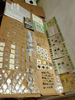 Wereld. Collection of coins and more incl.