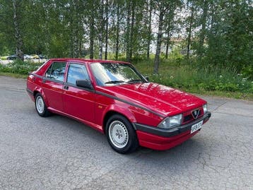 Alfa Romeo - 75 Twin Spark - 1990