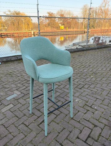 Polspotten Cosy Barstoel Groen - Barkruk, Huis en Inrichting, Barkrukken, Ophalen of Verzenden, Gebruikt, Riet, 60 tot 90 cm