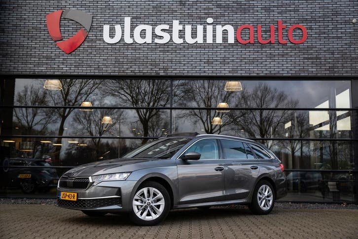 Zakelijke Lease |  Škoda Octavia Combi 1.5 TSI MHEV Business, Auto's, Skoda, Onderhoudsboekje, Lease, Zwart, Automaat, Stationwagon