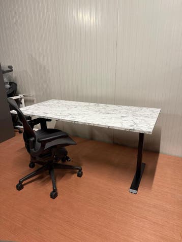 Nieuw Zit Sta Bureau Met Uniek Marmer Bureaublad, Huis en Inrichting, Verzenden, In hoogte verstelbaar, Nieuw