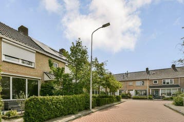 Te huur: Huis Jan van Bergenstraat in Heemskerk, Heemskerk, Noord-Holland