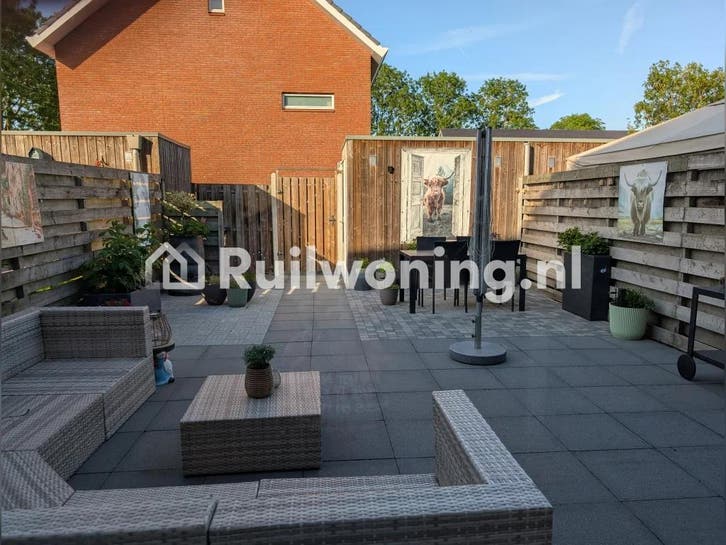 Ruim huis in Biddinghuizen, 3 kamers, €826 huur (Flevoland, Huizen en Kamers, Woningruil, Flevoland