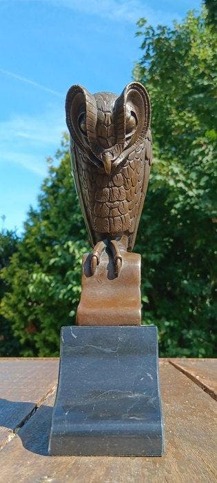 sculptuur, bijzondere bronzen uil - 26 cm - brons marmer