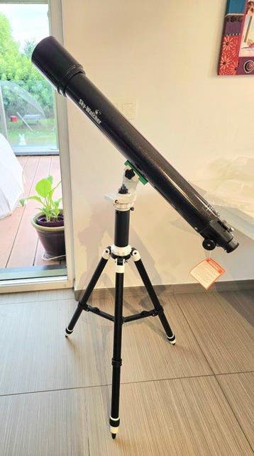 Telescope on stand, Refracting telescope, Astronomical