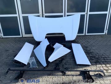 Spoilerset Mercedes Antos MP4 ClassicSpace M-cab L1EH1 A 960, Auto-onderdelen, Ophalen, Gebruikt, Mercedes-Benz, Carrosserie en Plaatwerk