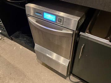 Winterhalter - UC-S - Glazenvaatwasmachine - Leegverkoop, Gebruikt, Reinigen