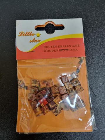 25 x Houten kralen vierkante kubus 8 x 8 mm – gat ca. 3 m., Ophalen of Verzenden, Nieuw, Kraal