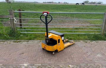 Compacte Jungheinrich palletwagen met lepel lengte 80cm, Verzenden, Gebruikt
