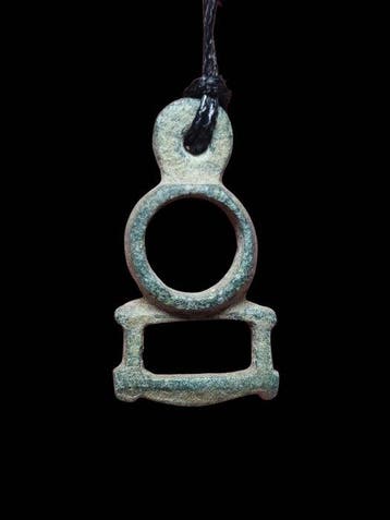 Keltisch Brons, Stunning & Rare Shape Talisman Hanger