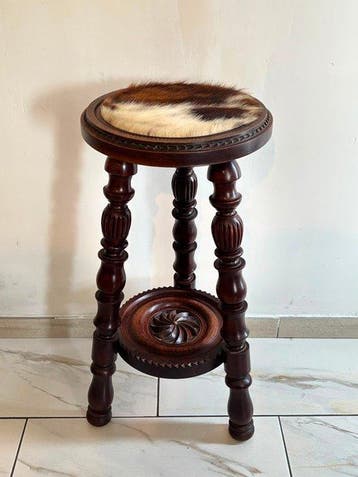 Kruk - Hoge houten kruk met runderhuid, 1880-1900 -, Antiek en Kunst