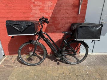 Online veiling: Elektrische bezorgfiets met 2 bezorgtassen, Nieuw
