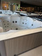 Jacuzzi J-235 Showroommodel – NU €9.995, Tuin en Terras, Nieuw