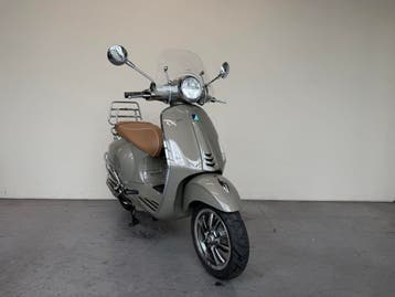 Vespa Primavera 125cc, BWJ 2022, Jade Green Metallic, Scooter, Occasion, 11 kW of minder, Automaat