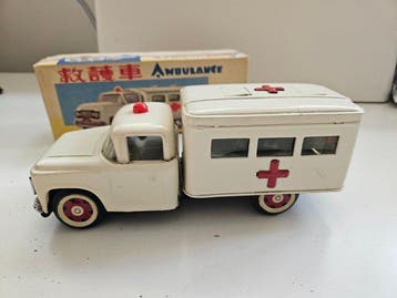 MF - Blikken speelgoedauto - Ambulance - 1960-1970 - China, Antiek en Kunst, Antiek | Speelgoed