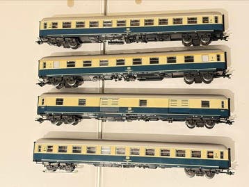 Märklin H0 - Modeltrein personenwagen (4) - 4, Hobby en Vrije tijd, Nieuw