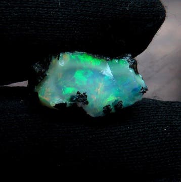 Natuurlijke Ethiopische Opaal – Multi Fire Steen Ruw- 2.3 g