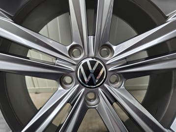 Volkswagen Arteon Passat 18 inch R-Line velgen zomerbanden, 18 inch, 245 mm, Banden en Velgen, Nieuw