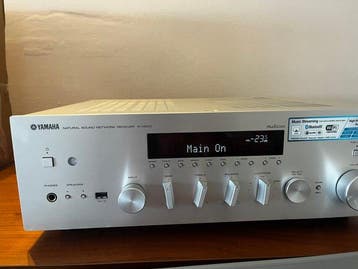Yamaha - RN-602 Network Solid state stereo receiver, Nieuw