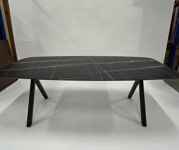 HPL Eetkamertafel met onderstel, Huis en Inrichting, Tafels | Eettafels, 100 tot 150 cm, 200 cm of meer, Overige vormen, Vier personen