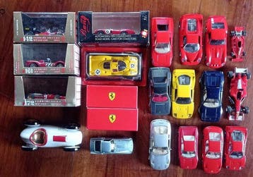 altro 1:43 - Modelauto (21) - Ferrari assortite, Nieuw